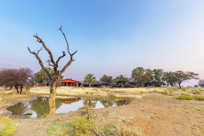 ווינדהוק Auas Safari Lodge מראה חיצוני תמונה